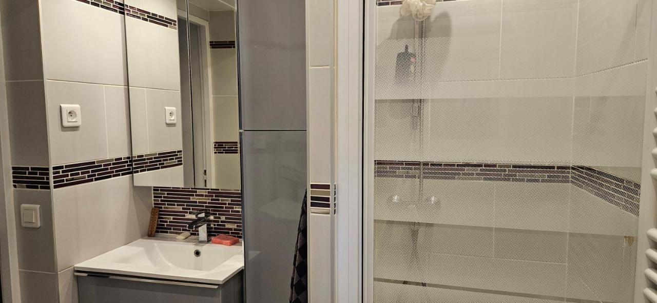 Studio 22M2 A Ivry/Seine-A 200 Metres De Paris. Proche Metro 7 Eksteriør billede